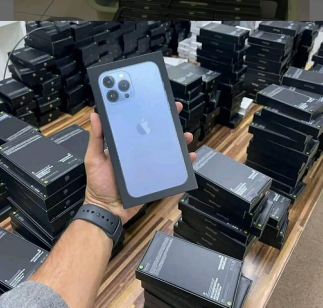 Iphone Pallets - Image 4